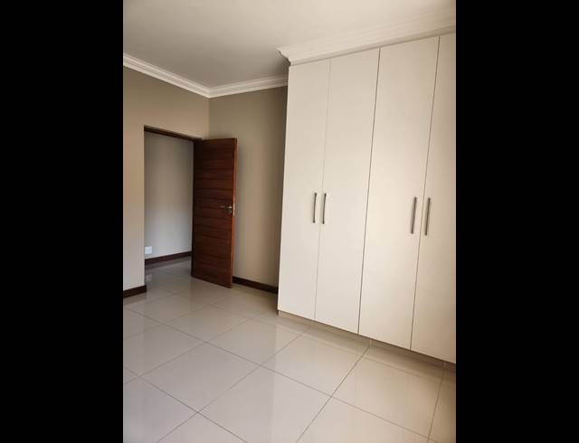 3 BEDROOM APARTMENT FOR SALE IN UMHLANGA RIDGE